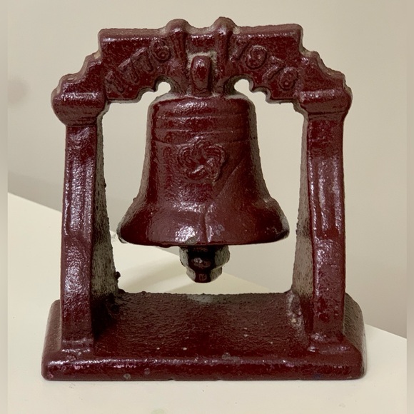1776 1976 Vintage Solid Cast Iron Figural Liberty Bell Commemorative Doorstop - Picture 14 of 16